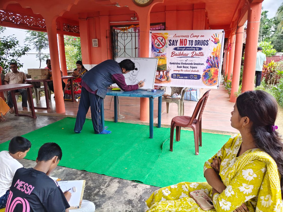 NewsStar69313's tweet photo. Tripura’s Young Artist Baibhav Datta Leads Anti-Drug Awareness Campaign Through Art.
#Tripura’s #Young #Artist #Baibhav #Datta #Leads #Anti #Drug #Awareness #Campaign #Through #Art #Agartala #Tripura 
https://t.co/IxwWwe1lYN https://t.co/rAwXD7wUqG