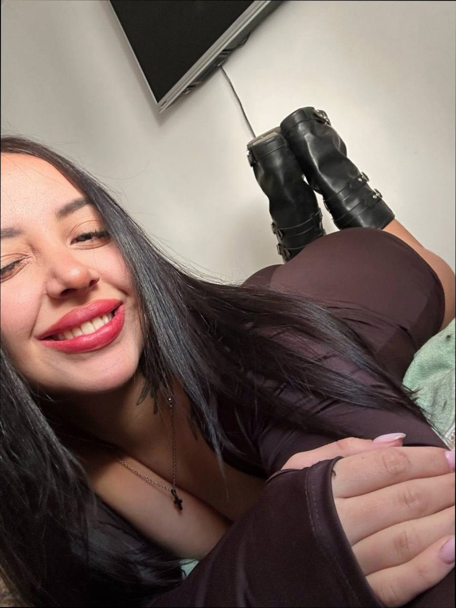 MayaePagexcg's tweet photo. everything's annoying except good conversations https://t.co/ubdiDi1Ak9
