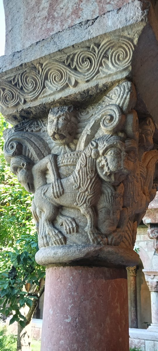 Fas_04's tweet photo. The Met Cloisters, NYC https://t.co/zFdEXOHN2K