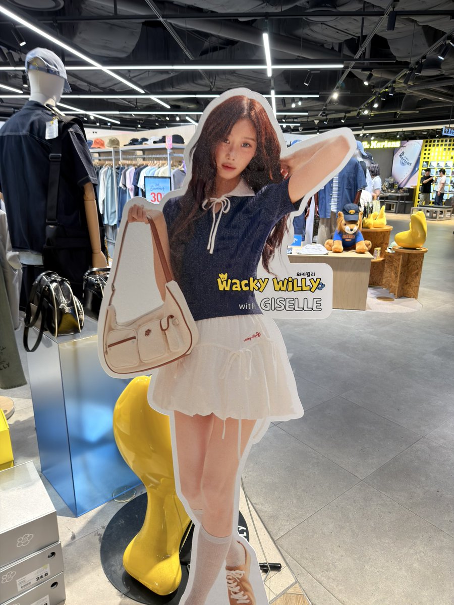 kasel67's tweet photo. 용산에서 핫걸만남 https://t.co/xlB4GXVkiz