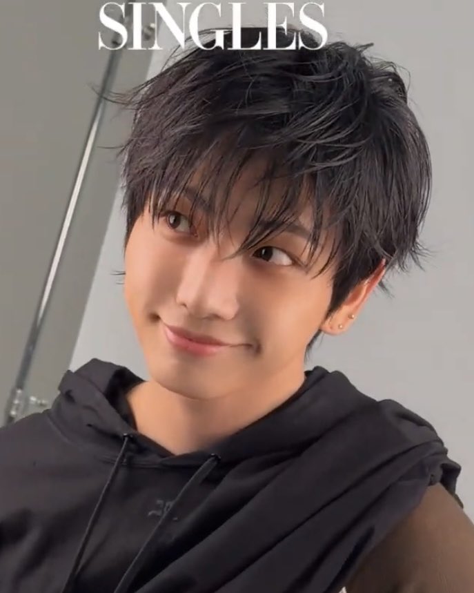 ilysmyungz's tweet photo. “why aren’t i cute?” and this is literally jaehyun: https://t.co/s5nHMtaUsA