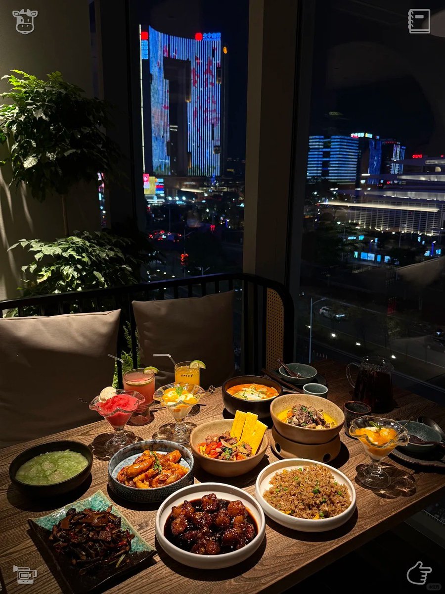 tokiusachips's tweet photo. Upon returning to her apartment, she removes her jacket and makes her way to the bathroom for a brief shower. Once done, she slips into her pajamas, settles onto the sofa, and catches some TV. A round of badminton with my girlfriend, and I came out on top—loads of laughs. https://t.co/X8CqBL1ywv