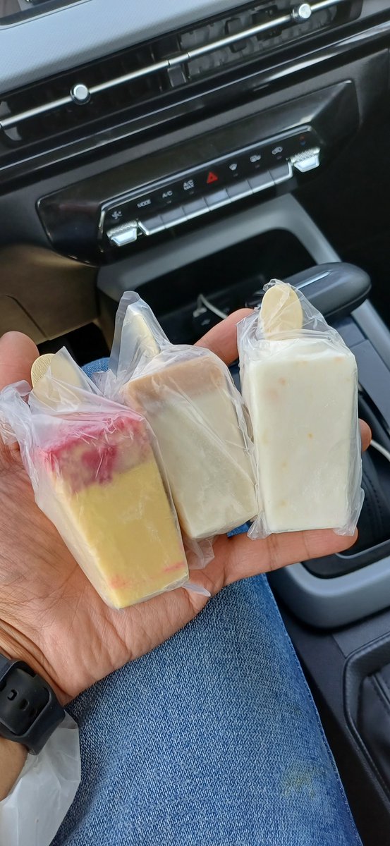 psycosomatico's tweet photo. Jalense a Mexticacan por estas paletas de crema. https://t.co/f4KOnLWYOc