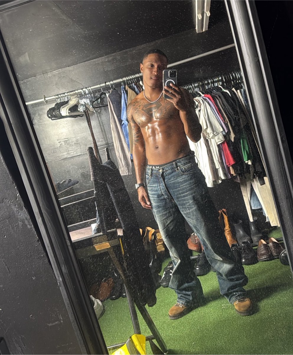 SoulidifiedNews's tweet photo. Soulidified for a shooting today. 🎬 https://t.co/OXPgpK97hw