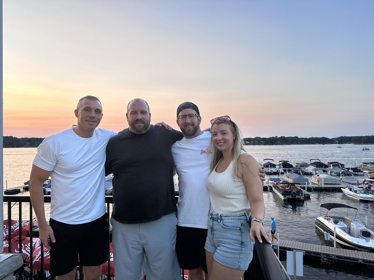 EricSnods's tweet photo. Minnesota Trip https://t.co/4GIiZ1KMXF