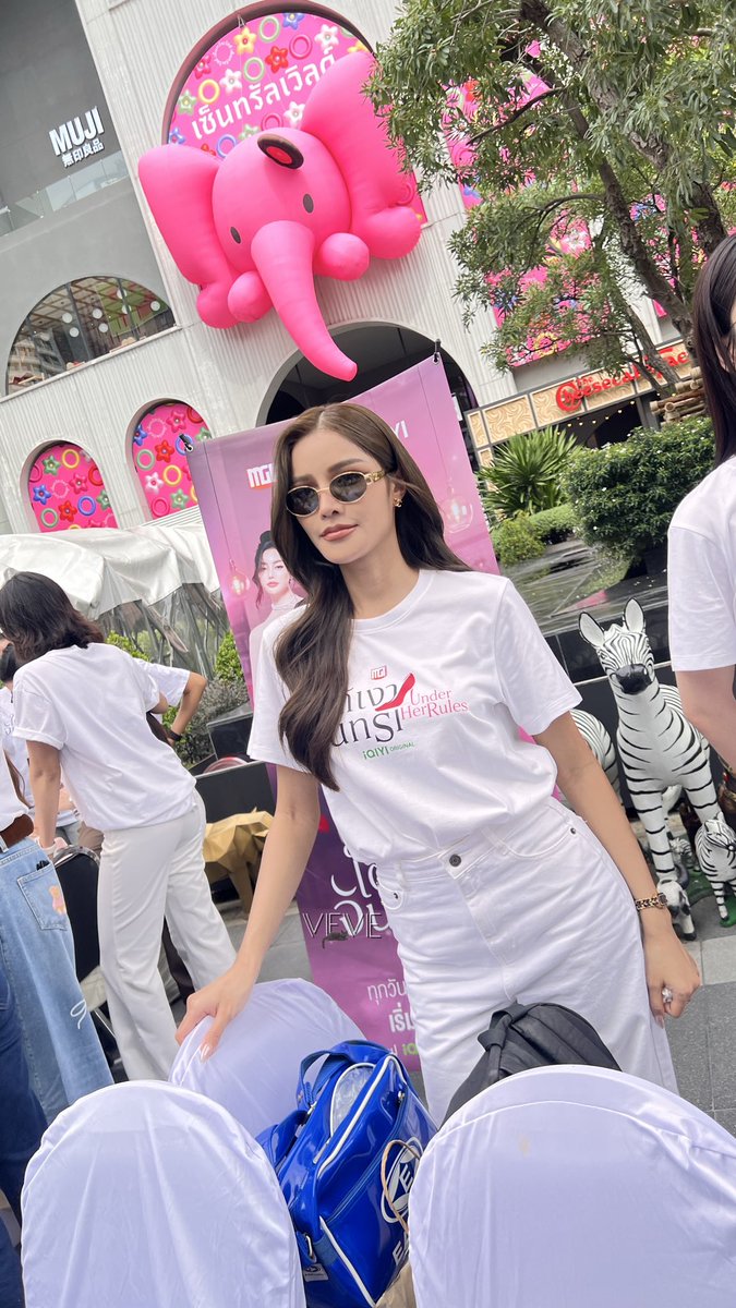 veve0434's tweet photo. ชีบ่นว่าหนูปวดหลัง ดูท่าบิดสิก็ไม่แปลกที่จะปวด

UNDER HER RULES BLESSING
#บวงสรวงใต้เงาจันทรา
#มีนเบ้บ #meenbabe https://t.co/VexLG6krp9