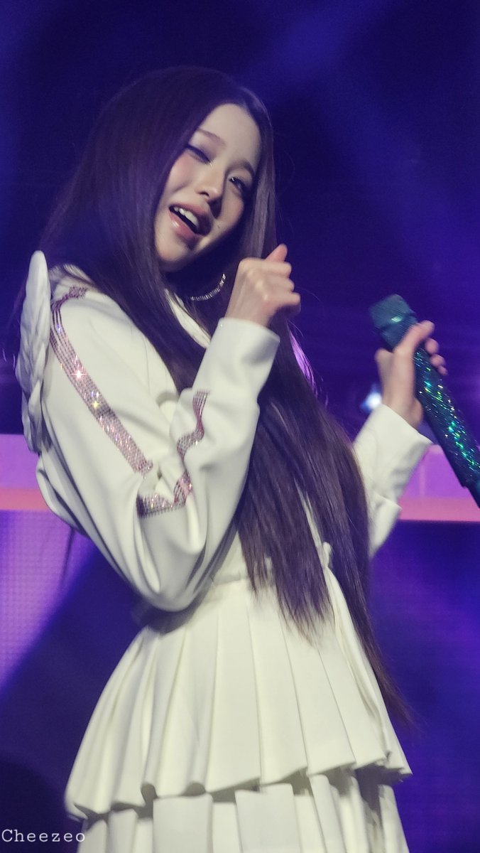 Cheezeo's tweet photo. 260801 LA 
#WONYOUNG #원영 #ウオニョン
#IVE #아이브 
#SHOW_WHAT_I_AM https://t.co/D9K7J4hvwU