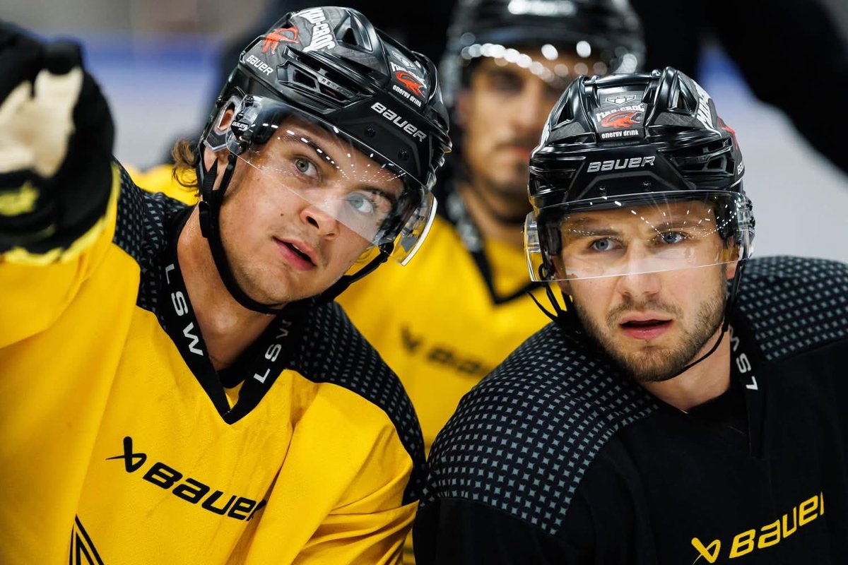 Liiga_SaiPa's tweet photo. Se fiilis, kun ensi viikolla jo pelataan!

Ensi viikolla pelataan harkkamatsit Mikkelin Marski Cupissa. Jukurien isännöimässä turnauksessa isäntäjoukkueen ja SaiPan lisäksi kuntoaan mittaavat Jokerit ja JYP. Turnauksen avausottelu: pe 14.8. klo 14:30 SaiPa vs. JYP.

#SaiPa https://t.co/QygDZpv4c8