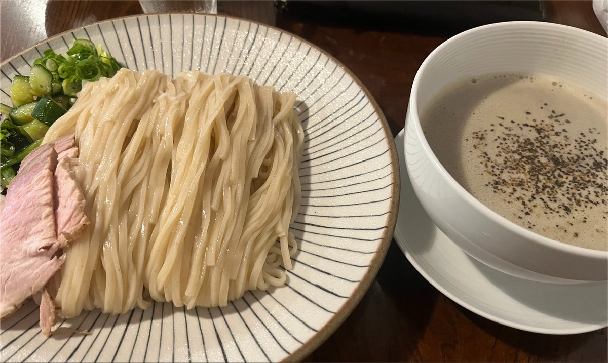 R3A2j's tweet photo. 2026.53
らーめん　うすらい
つけ麺　濃厚塩
麺&amp;汁　👍
ご馳走様でした😋 https://t.co/VPycUiARjz
