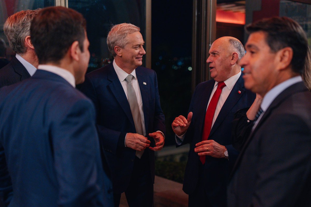 PresidenteKast's tweet photo. Jornada de coordinación legislativa junto a la bancada de diputados de la UDI en Cerro Castillo. https://t.co/wsj0szNBud