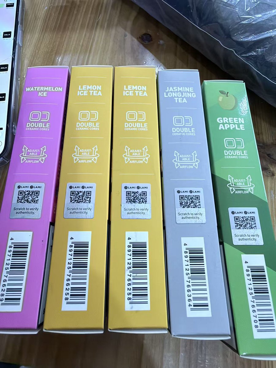 1wee31's tweet photo. 悦刻电子烟，烟油细腻丰富，烟弹口感层次分明，带给你前所未有的享受，烟弹还是烟油都让你充满期待与完美搭配。

#悦刻、#冰熊、#崧、#雪茄、#柚子、#JEX等各品牌全系列。#鸭嘴兽、#大板砖、#悦刻积木、#雪茄积木、#阿尔法赫、#烟杆、#烟弹、#一次性电子烟 https://t.co/x0vKhcBUQY