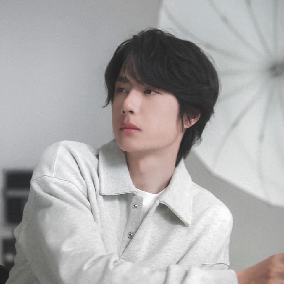 702universe2's tweet photo. Happy Birthday หวังอี้ป๋อ ขอให้มีความสุขในทุกก้าวเดิน บินไปทุกที่ตามใจฝัน จะเป็นลมใต้ปีกให้เสมอนะ 💚🎂

CELEBRATING YIBO DAY
#29yrsWANGYIBO
#WangYibo https://t.co/iyU7zwleIN