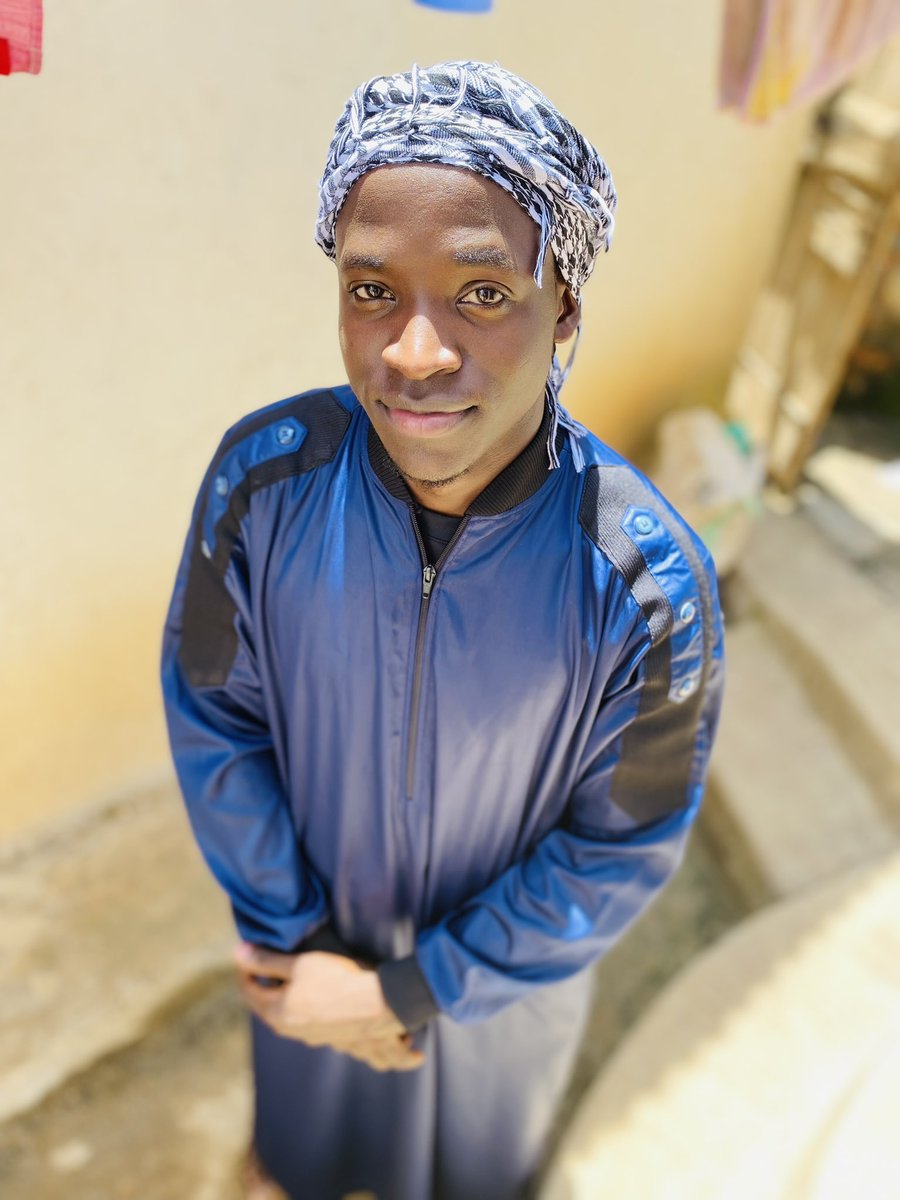 realhuzaifah17's tweet photo. Friends of Vapour🥷🏾,it’s my Birthday https://t.co/fI2GKSSHKA