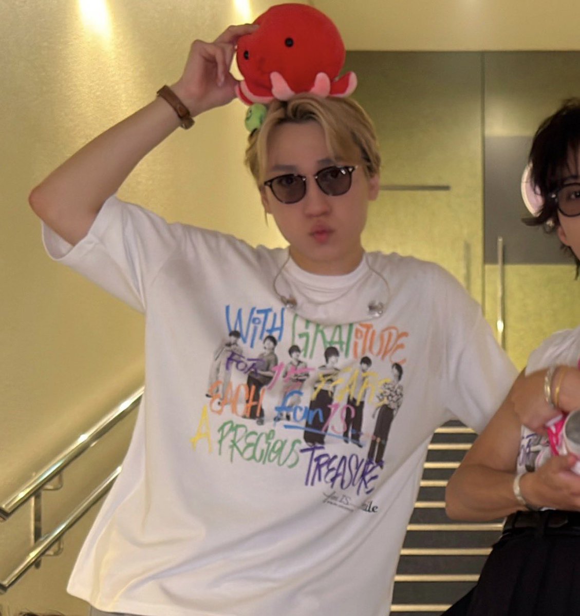 tamaaaa1990's tweet photo. 2公演終わって帰ります🙂‍↕️🙂‍↕️
ゆーたくんが持ってたフエキくんのやつとニカ担のままのお土産にタコさん🐙
#kismyft2_fanIS #千賀健永 #宮田俊哉 #横尾渉 #藤ヶ谷太輔 #玉森裕太 #二階堂高嗣 https://t.co/qNbipwe9EZ