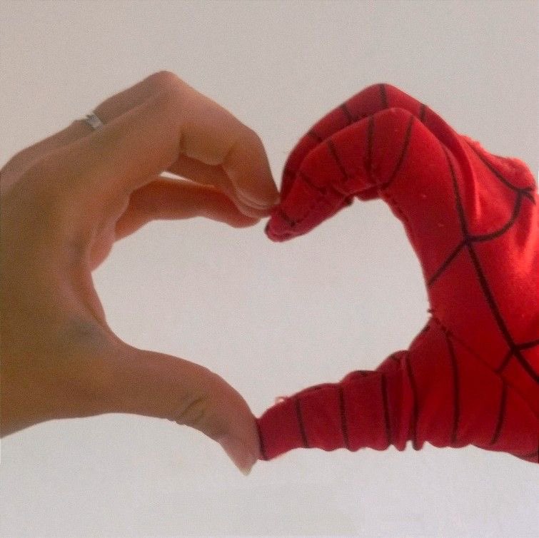 reyloantis's tweet photo. ragc as spider-man love interests ❤️💙 https://t.co/Qllz8ypt9D