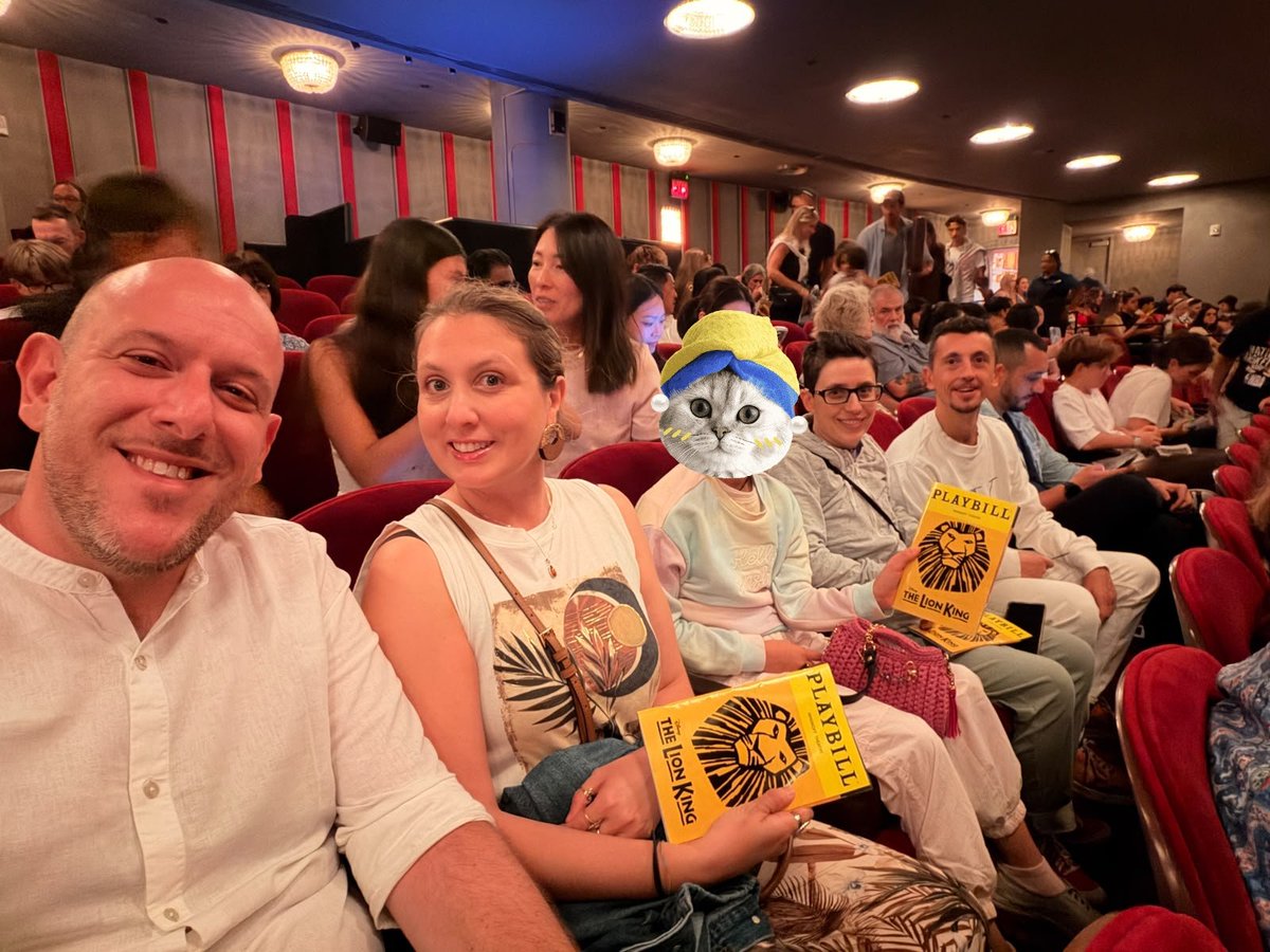 Fas_04's tweet photo. The Lion King, Minskoff Theater, Broadway https://t.co/H5zjf9OnKT