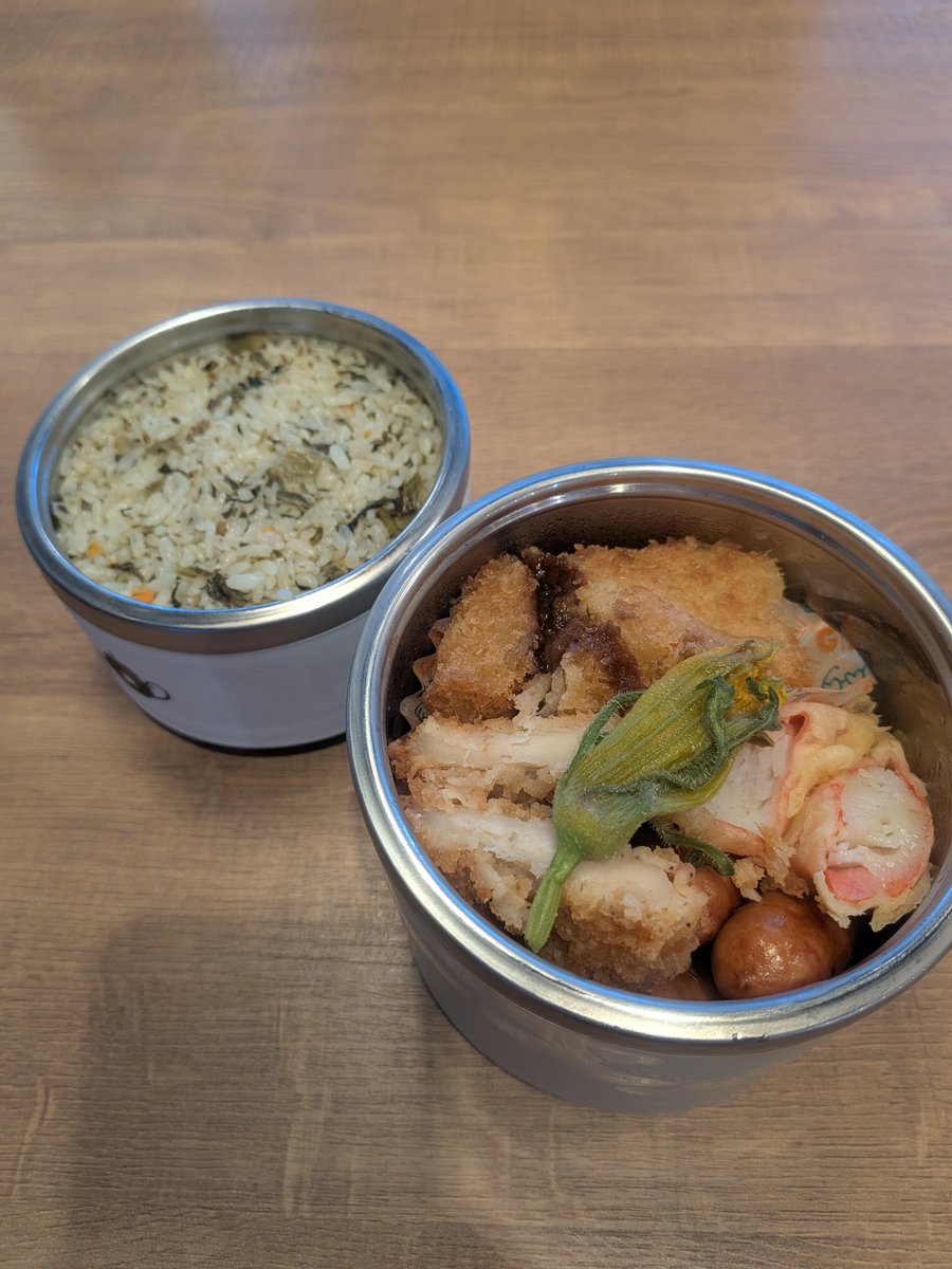 wqe5Nh6t2w9867's tweet photo. カボチャの花🌼
とても美味しい…驚きの味✨️
#昼飯 #ランチ #お昼ご飯 #おひるごはん #サラメシ #lunch #lunchtime
#お弁当 #おべんとう #LUNCH_BOX https://t.co/DRojiPgUtD