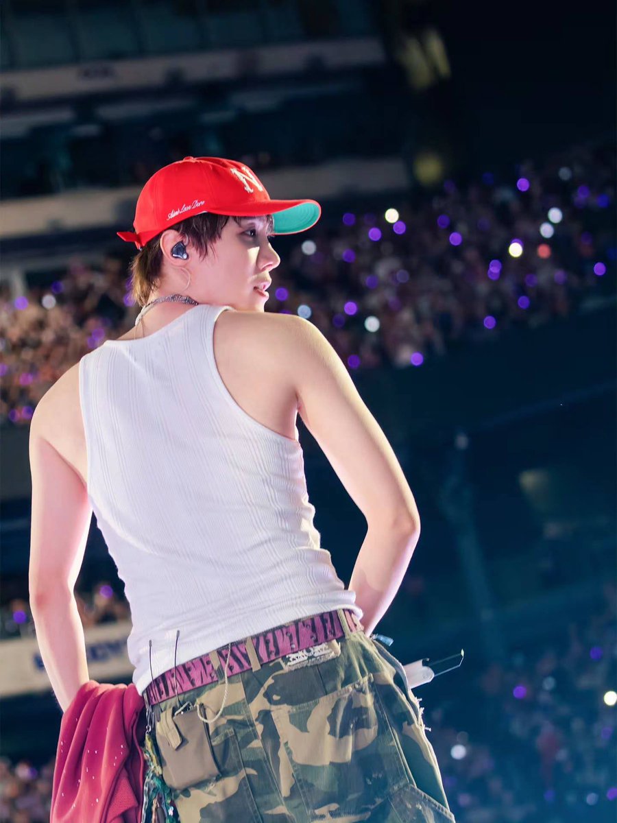 btschartsxdaily's tweet photo. #JHOPE via Instagram Post (2)💜

“BTS WORLD TOUR 'ARIRANG'. NEW JERSEY”
https://t.co/WBDND5QuzA https://t.co/liUsmnBaCg