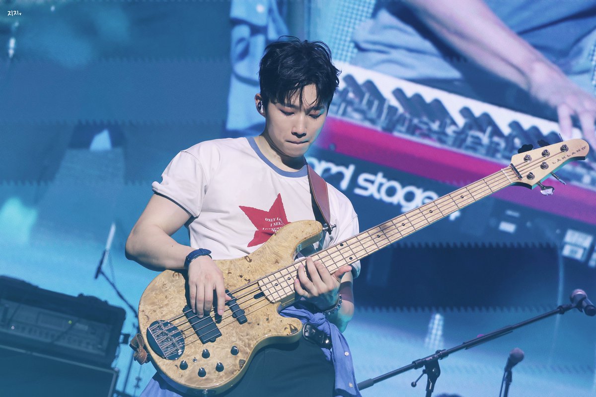 qwerO520's tweet photo. 260802 &amp;CON5 Day3

#NFlying #SeoDongSung #서동성 #엔플라잉 https://t.co/Cfepo78NKk
