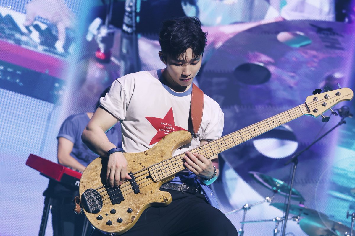 qwerO520's tweet photo. 260802 &amp;CON5 Day3

#NFlying #SeoDongSung #서동성 #엔플라잉 https://t.co/Cfepo78NKk