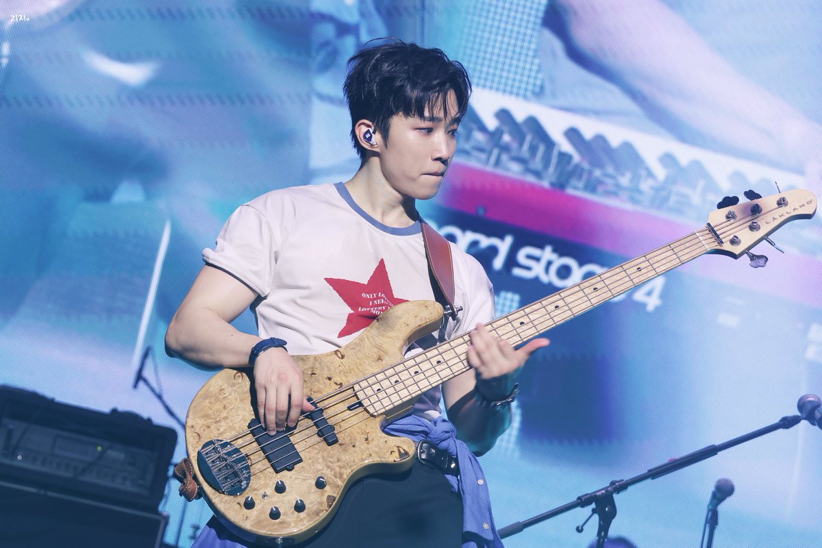qwerO520's tweet photo. 260802 &amp;CON5 Day3

#NFlying #SeoDongSung #서동성 #엔플라잉 https://t.co/Cfepo78NKk