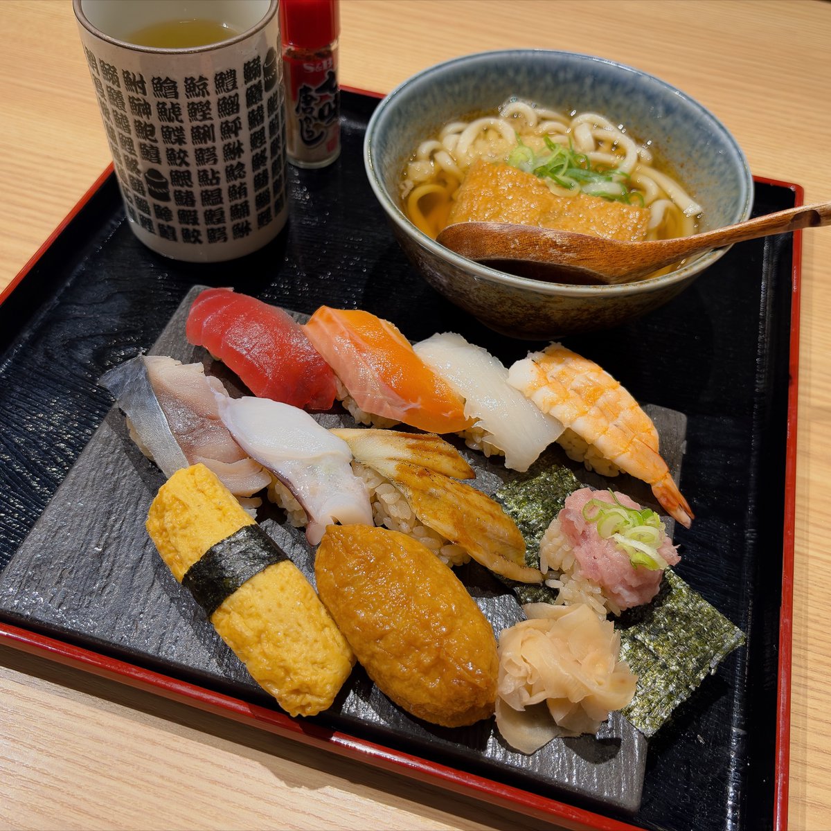 autumn_pickup's tweet photo. SUSHI https://t.co/p1lyC1oVhF