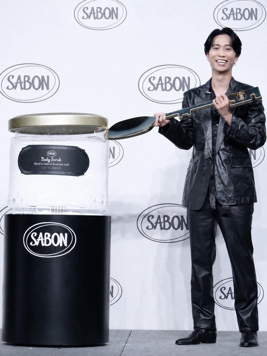 lipsjp's tweet photo. SixTONES田中樹さんがSABONの新アンバサダーに就任🎊
OFFの香りとして「デリケートジャスミン」、田中さんも使っているONの香りとして「ジェントルマン」それぞれのCMが放送に✨
初単独CMは今日から順次TV放送開始だよ💙
ONとOFFのギャップに注目👀 https://t.co/I2DzFCFtR5