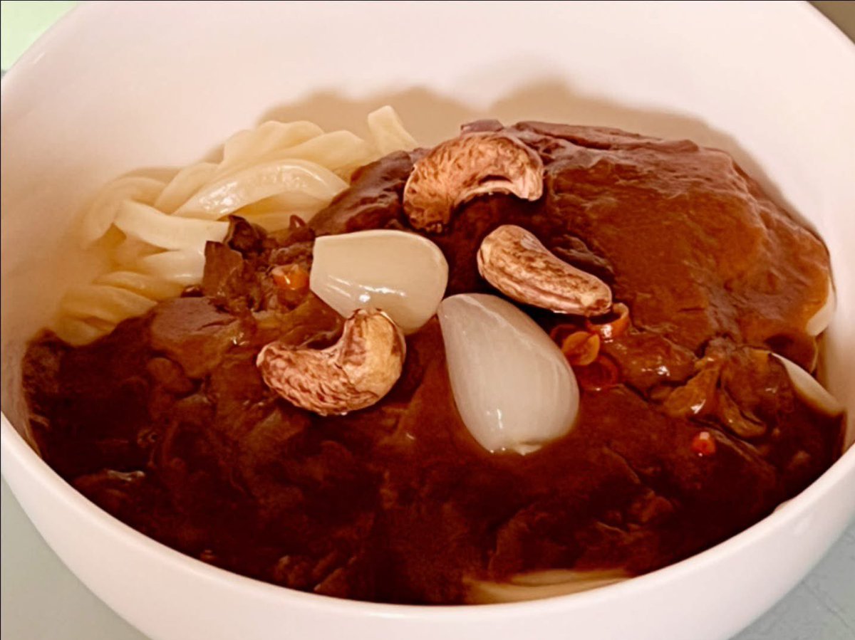 MitsuhiroJp's tweet photo. 本日の昼食は
　カレー🍛うどん https://t.co/iyCZkrgfsD