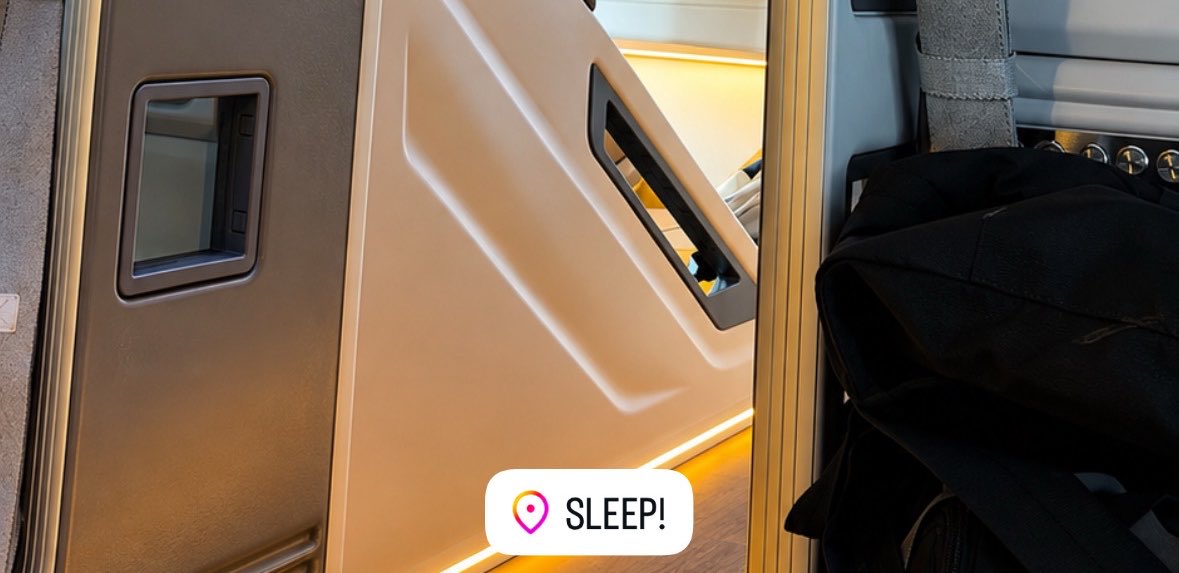 lonly3md's tweet photo. Sleep 🚌 https://t.co/4zaEDtdl1w