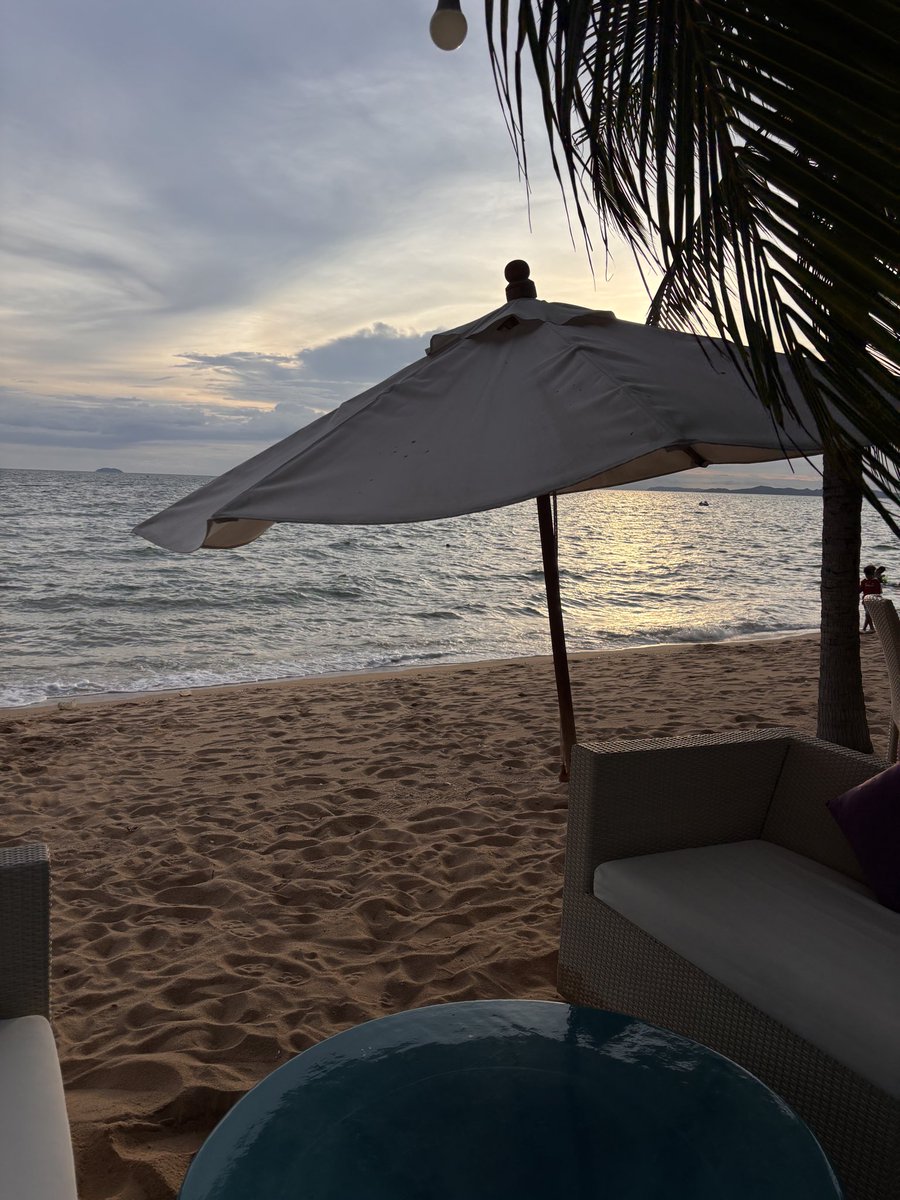 FThian37's tweet photo. Chilling Private Beach https://t.co/Lqq7vXwkLT