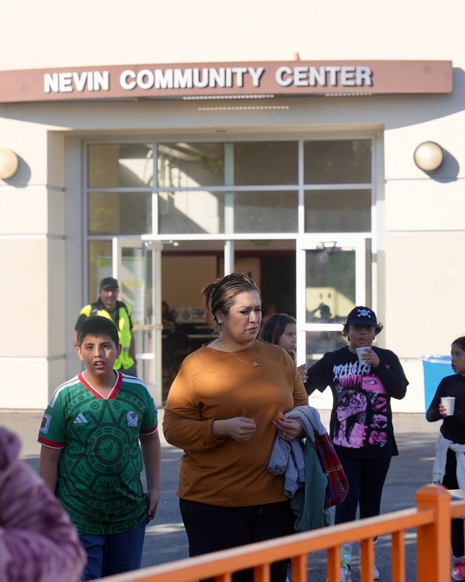 bayarearescue's tweet photo. Huge shout-out to the Iron Triangle Neighborhood Council for hosting another National Night Out and bringing our community together! 🎉🤝🏘️ Thank you for keeping neighbors connected, safe, and smiling — we appreciate you! ❤️ #NationalNightOut #Community https://t.co/1mDtY4R05C