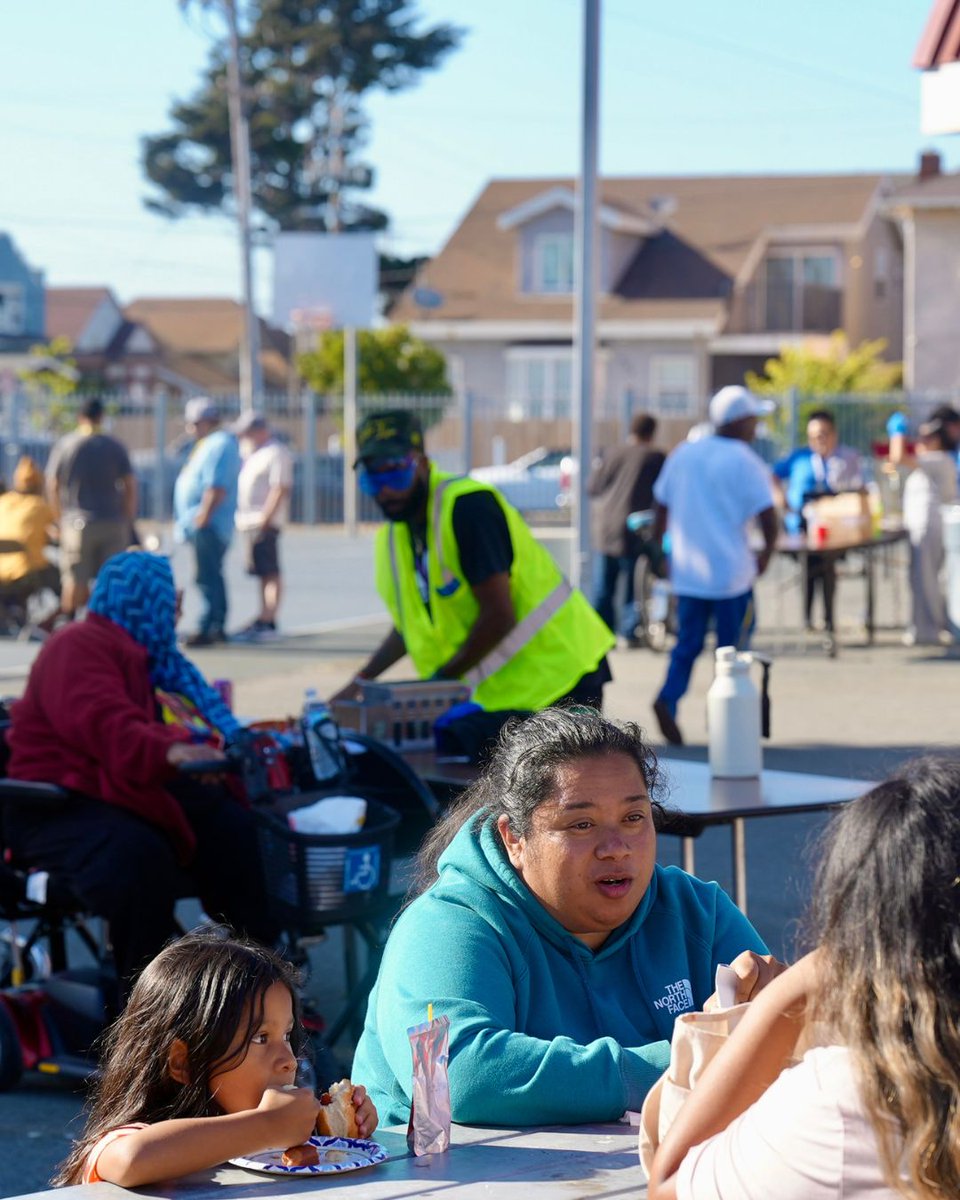 bayarearescue's tweet photo. Huge shout-out to the Iron Triangle Neighborhood Council for hosting another National Night Out and bringing our community together! 🎉🤝🏘️ Thank you for keeping neighbors connected, safe, and smiling — we appreciate you! ❤️ #NationalNightOut #Community https://t.co/1mDtY4R05C