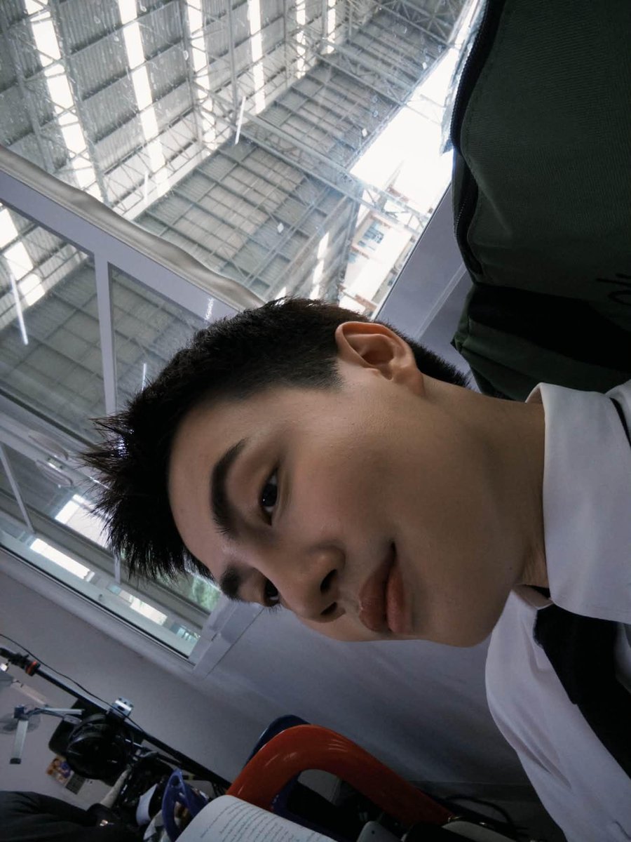 BenzAlertOFC's tweet photo. 050826 | IG Broadcast : bbenzalert
@bb_benzalert #BENZALERT

💬 : พี่หมอเฉียง รายงานตัวครับ!

—  หมอเฉียงหล่อจัง .. วันนี้สู้ๆนะค้าบ ✌🏻🎬

🩷 Join Benzalert's Broadcast Channel
🔗https://t.co/ylCVGXzRDV https://t.co/uzaYrA3H15