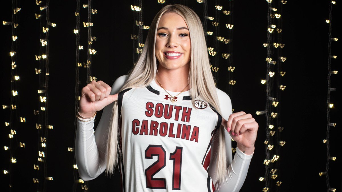 GamecockWBB's tweet photo. 𝑯𝒂𝒑𝒑𝒚 𝑩𝒊𝒓𝒕𝒉𝒅𝒂𝒚 @chloe1kitts 🥳 https://t.co/QWwQCU9r2H