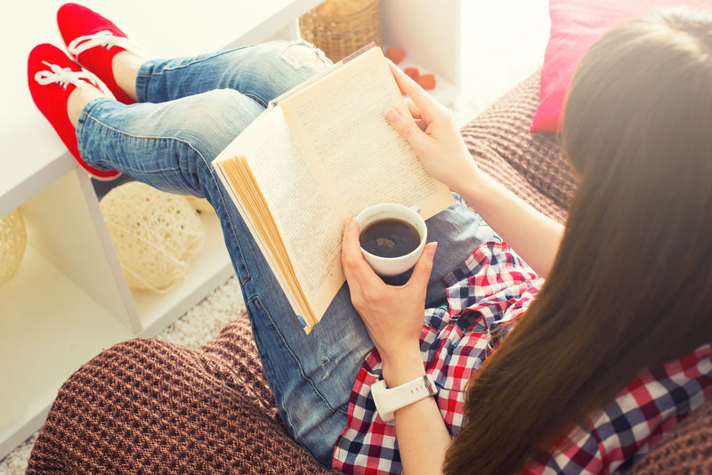 desouza1992's tweet photo. Lazing with coffee and a good book on a lazy afternoon—this is the perfect kind of Sunday chill. https://t.co/DfFRr4LQj5