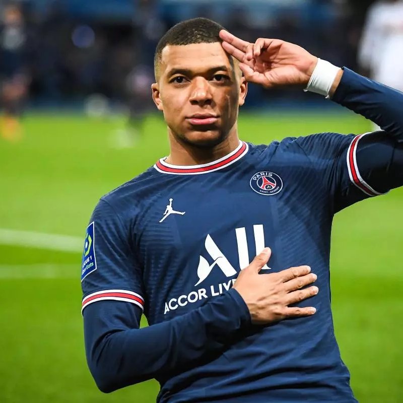 TouchlineX's tweet photo. 🚨 𝗖𝗥𝗔𝗭𝗬 𝗦𝗧𝗔𝗧: Desire Doue has almost as G/A as Kylian Mbappe in the Champions League knockout stages, despite only being 2 seasons at PSG:

· Kylian Mbappe: 17 G/A
· Desire Doue: 13 G/A https://t.co/syTQsQQkwa