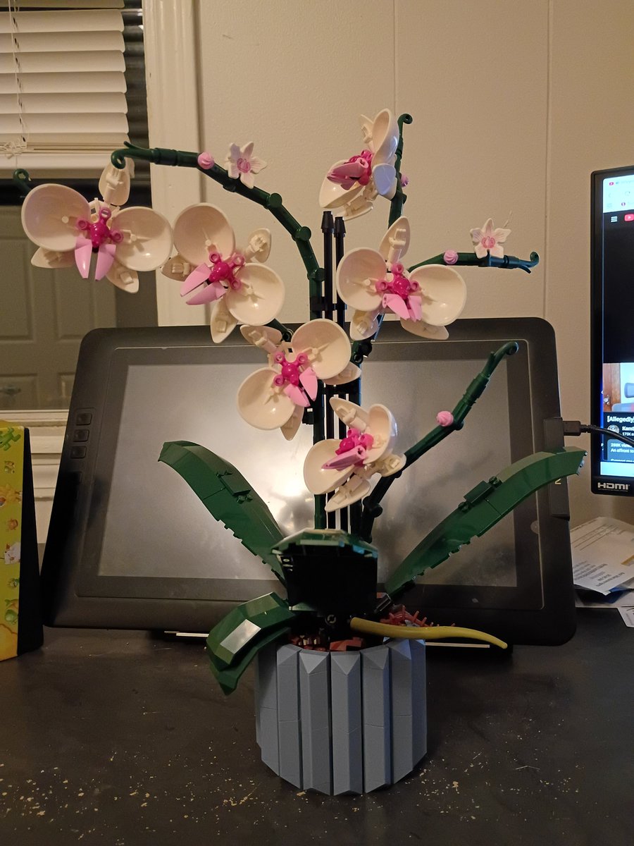 Dondondora's tweet photo. Put together the orchid lego set https://t.co/c1o1nbLTBy