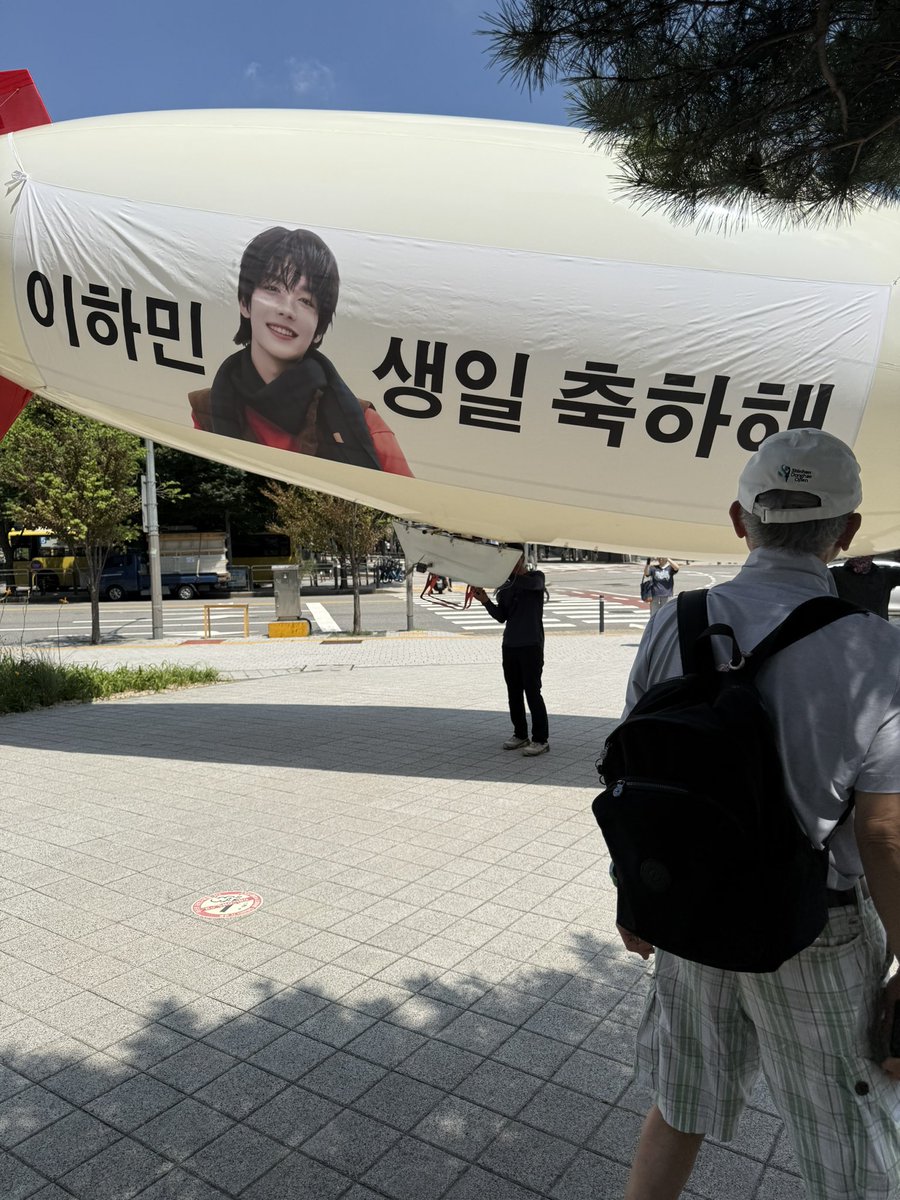 Ccielll0326's tweet photo. 이하민 스무 살 생일 축하한다. 183cm의 키와 완벽한 비율, 귀여운 분위기를 모두 갖춘 그의 앞길에 행복만 가득하길.

HAPPY 20TH HAMIN DAY
#해피하민데이_나의자전거소년
#20DreamsWithHamin https://t.co/Sl7Tc3yjkc