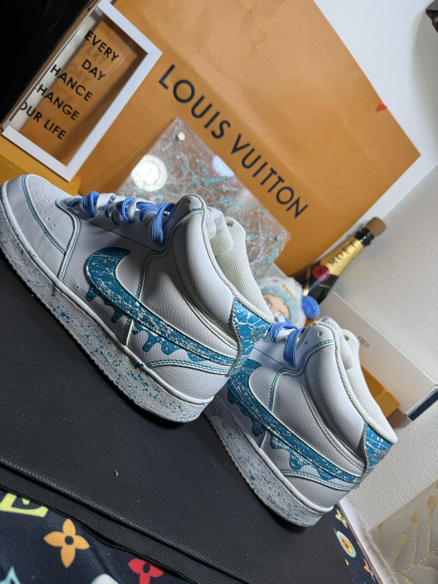 sunideko's tweet photo. お客様のスニーカー完成
 #Nike
 #NIKE https://t.co/QNHDulzAee