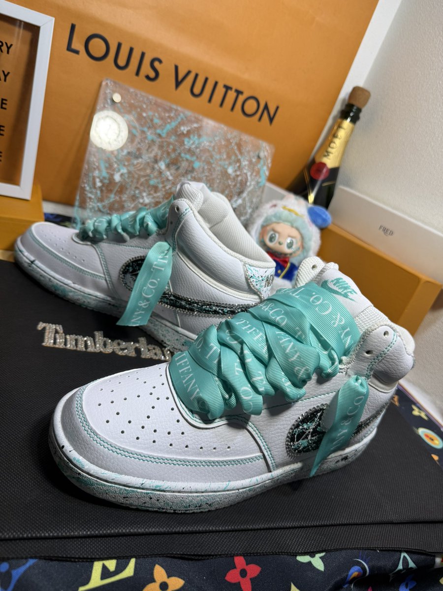 sunideko's tweet photo. お客様のスニーカー完成
 #NIKE
 #Nike https://t.co/PiHAu0PxXL