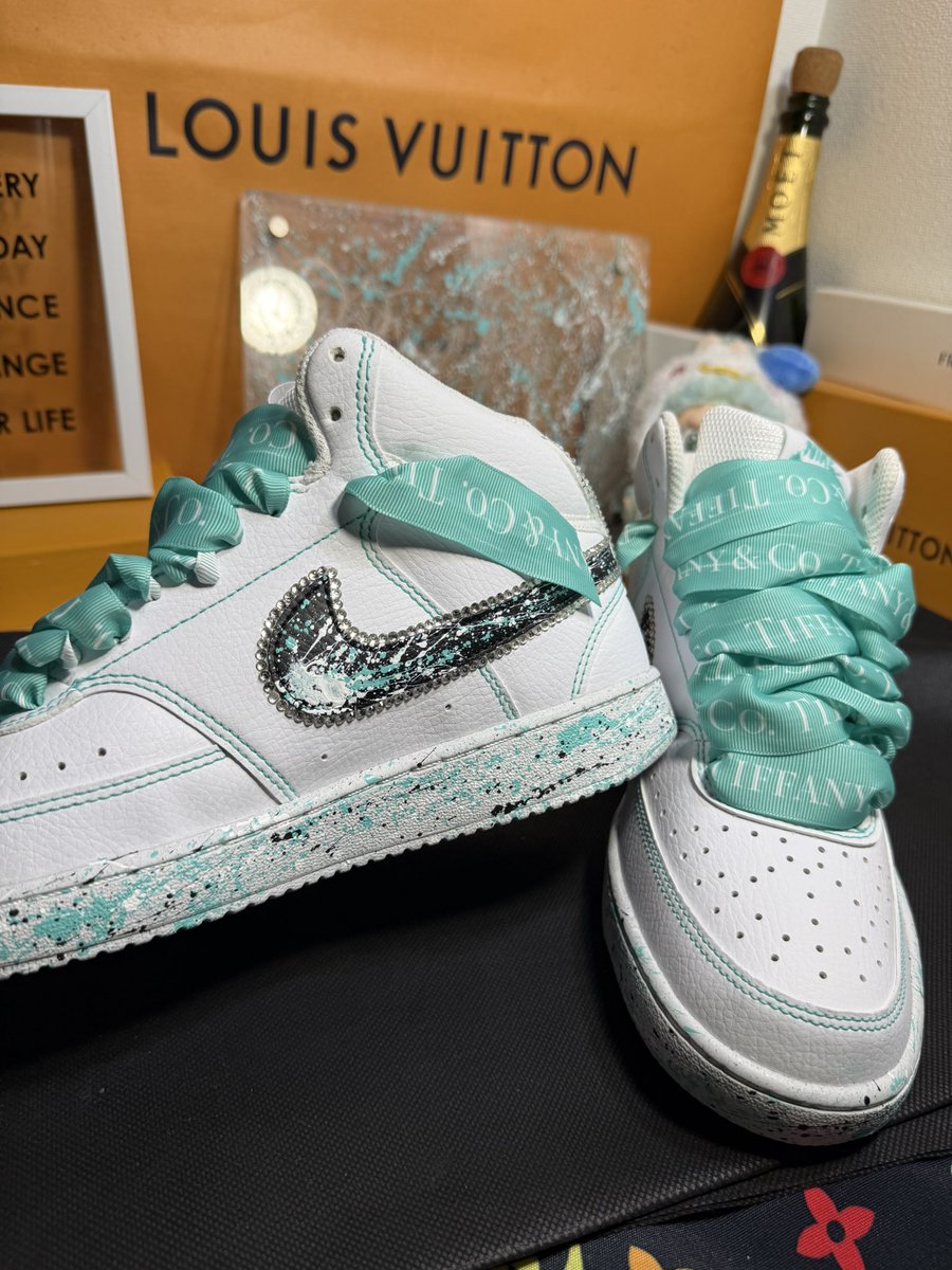 sunideko's tweet photo. お客様のスニーカー完成
 #NIKE
 #Nike https://t.co/PiHAu0PxXL