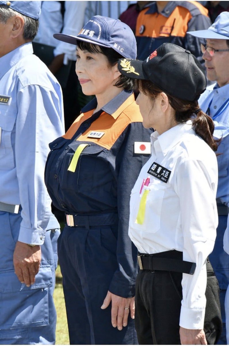 RyMfegzBUFNoZ8k's tweet photo. 【ネトウヨ朗報】高市早苗さん、あまりにも巨乳過ぎると話題にwwww https://t.co/hUXkMjpUBK