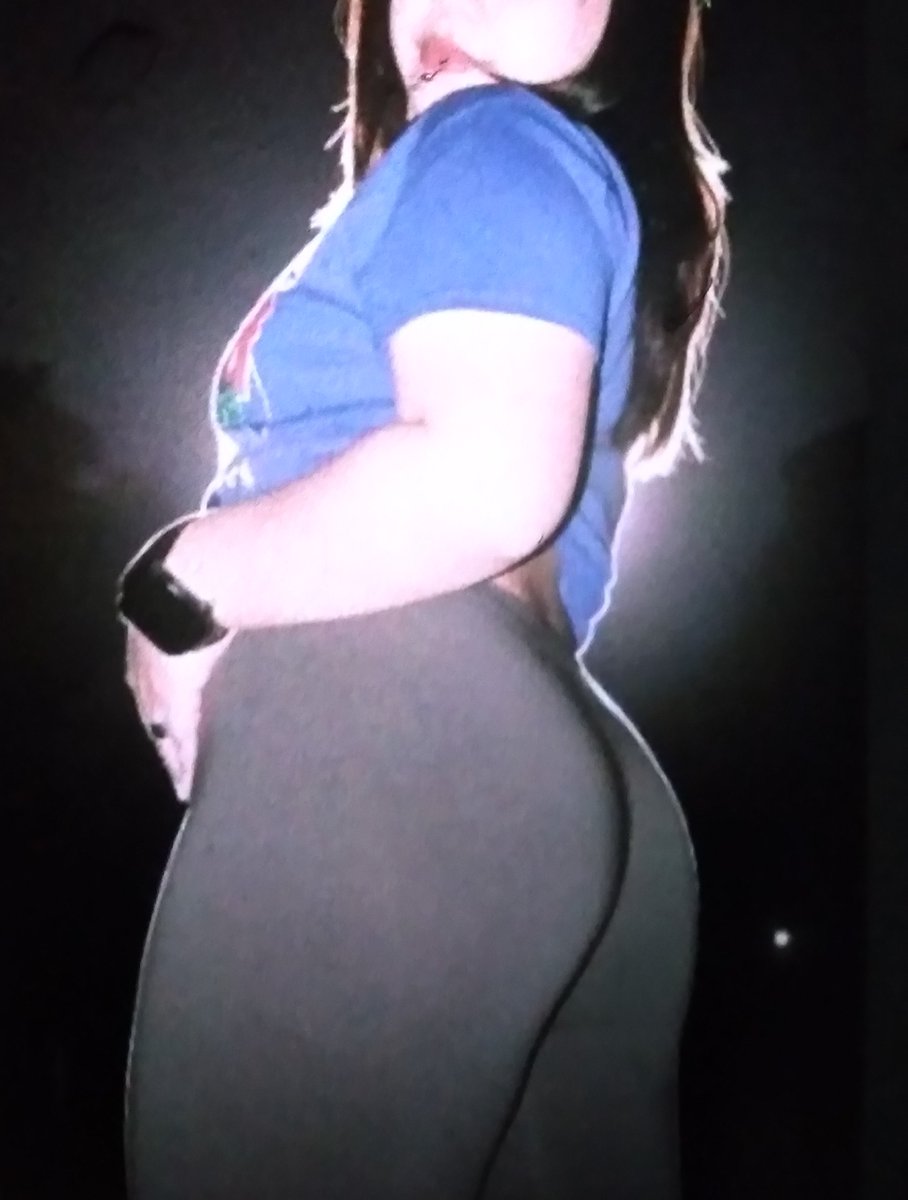 Sofiawhoree's tweet photo. Encontré esta foto cuando era más chiquita y desde siempre mostrando el culo como la puta que soy jajaja amo en lo que me convertí y el camino que he recorrido, sin duda una corta vida pero llena de logros ♥️
#prostitutasofi #sofiputita #zorra #Cumdump 😈💋 https://t.co/gj2JvWHPnP