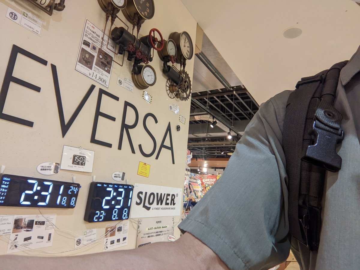 loudproudcrazy's tweet photo. サッポロファクトリー内の雑貨屋ヴァイスヴァーサさん。毎回プッシュアイテムがガラッと変わってて楽しい。安パイ商材ばかりじゃなく、しっかり攻めた商品を扱ってて好き。 https://t.co/ITKSrpV0yY