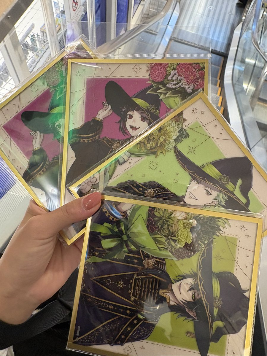 mi_D_1223's tweet photo. 仕事中おつかい頼まれて見つけて買っちった https://t.co/YnBeITu6bY