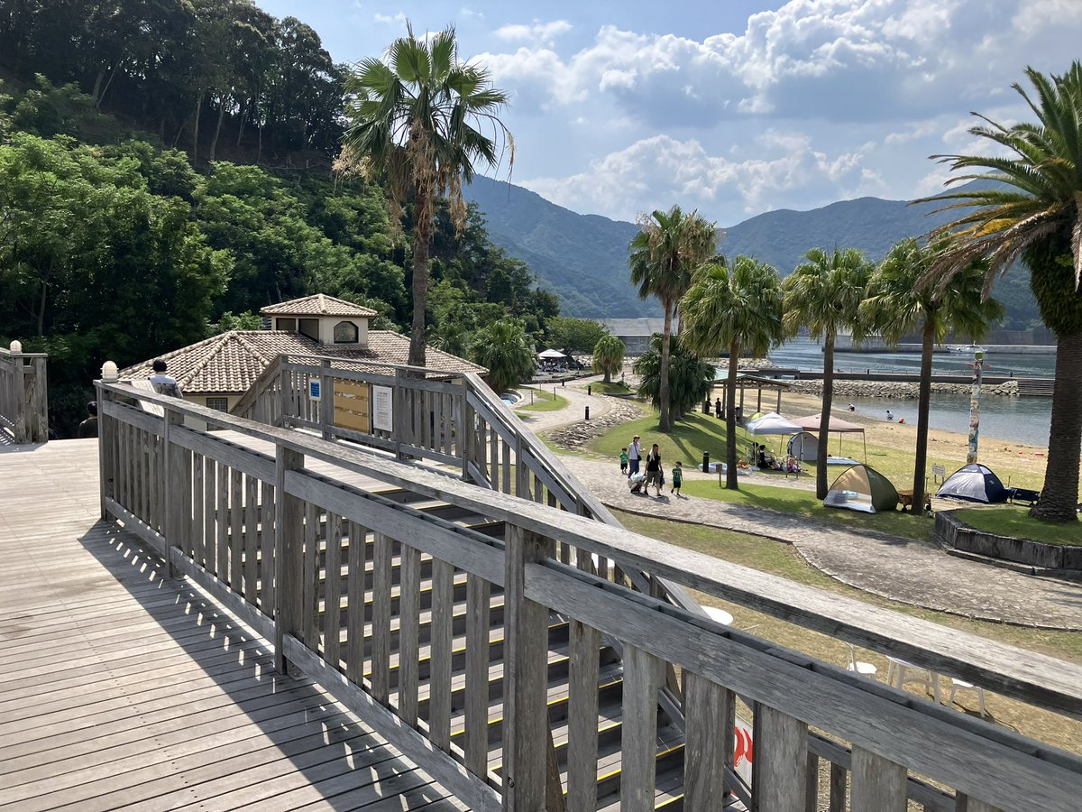 Amaterasezu's tweet photo. 海に行って参りました。シーグラスも拾いました。
ナンパはされませんでした。 https://t.co/XwQalzvyGq