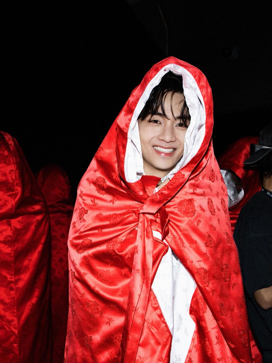 vantesfiles's tweet photo. kim taehyung                                                       tete https://t.co/xmIe3QjpdM