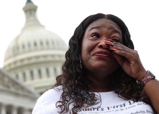 ProudElephant's tweet photo. 🚨 GREAT NEW: Disgraced Squad member Cori Bush just LOST her primary for the second time in a row by nearly 40 points. 

YOU LOVE TO SEE IT!!! 🤣🤣👏🏼 https://t.co/zgbg0b5489