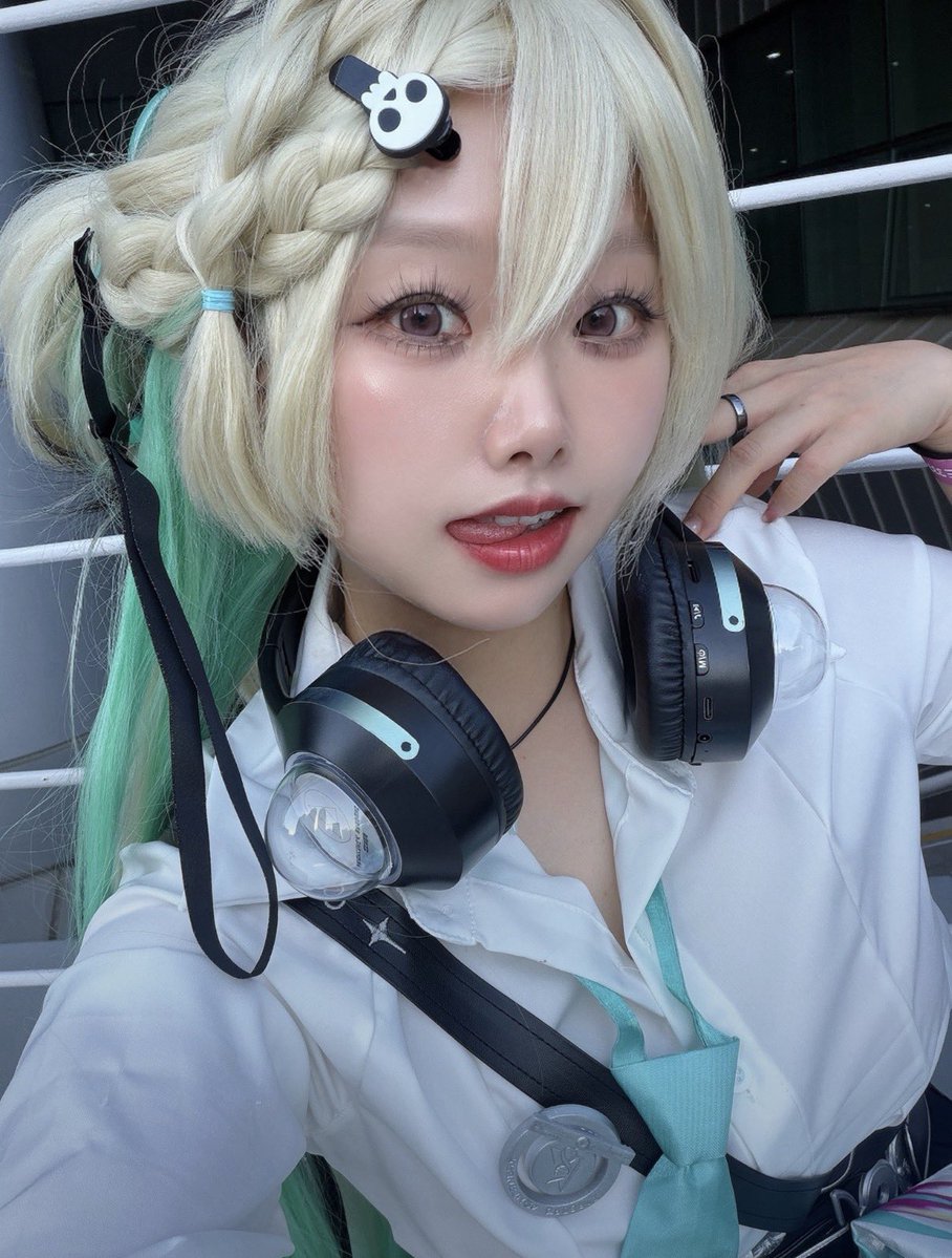 haru_01_11's tweet photo. #코스어_𝕏트친소 #코스어_𝕏친소 

교류 하는 사람들이 적어 가출해봅니다 🥹
주로 남부권에서 활동 하구요
이번 부일페 아니스로 다녀왔어요 
애니는 소년만화 장르 좋아합니다 🫶 
장르는 안가리고 미소녀캐 위주로 코스해요
성인 이상 흔적주시면 무멘팔로 찾아갈께요💛 https://t.co/caZwOfe3n4