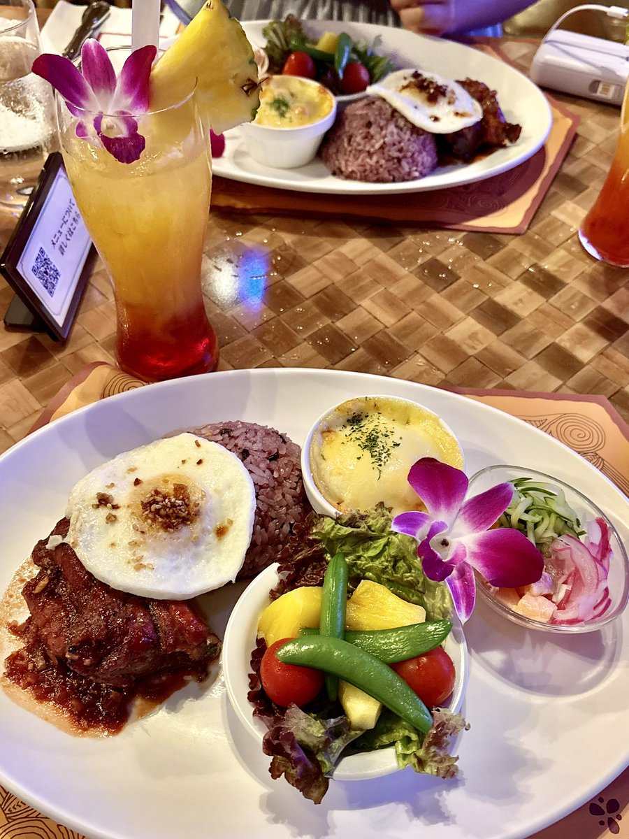 apriful_dfan's tweet photo. メニューリニューアル後初だったんだけど、美味しすぎない！！？？
このお料理とこのショーで6,500円！！？？
ニ○リよりお値段以上🥹 https://t.co/N2HSwaI6Cl